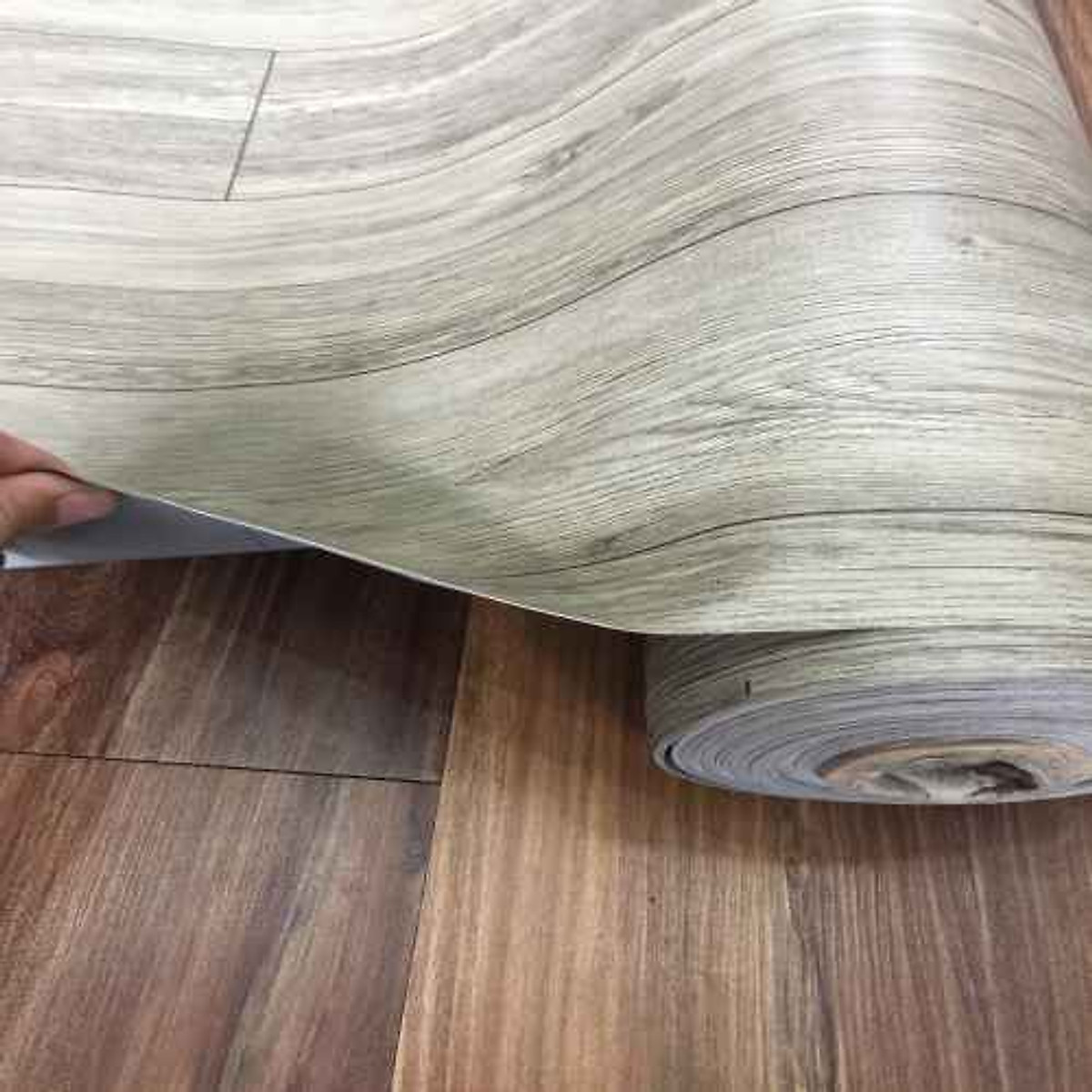 Thảm nhựa trải sàn vân gỗ - Lựa chọn hàng đầu cho không gian nội thất